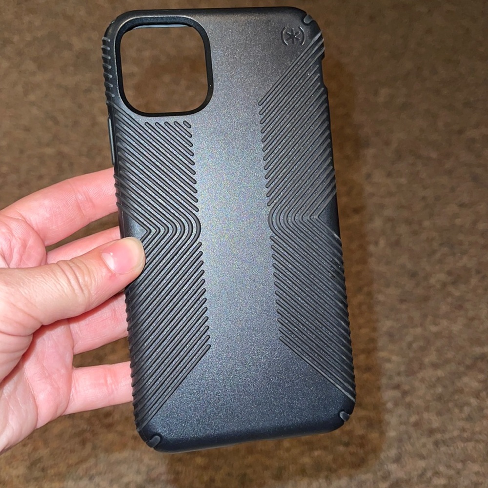 iPhone 11 Pro Max speck phone case
